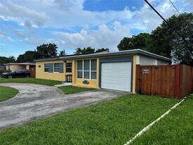 620 NW 186th St in Miami, FL - Building Photo