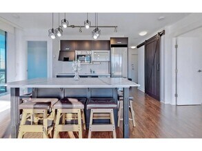 10777 University Dr in Surrey, BC - Building Photo - Building Photo