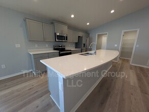 6945 Gideon Cir in Zephyrhills, FL - Building Photo - Building Photo