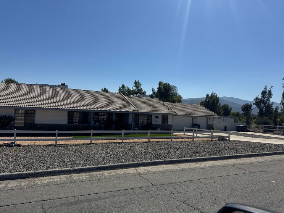 22821 Charles St in Wildomar, CA - Building Photo
