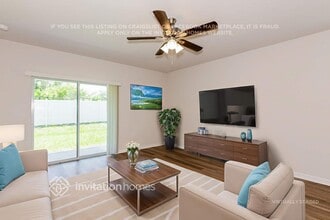 8032 Majestic Palms Ct in Venice, FL - Foto de edificio - Building Photo