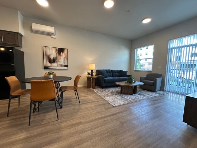 Millworx in Post Falls, ID - Foto de edificio - Building Photo