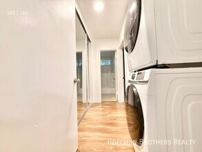 1820 N La Brea Ave, Unit 4 in Los Angeles, CA - Building Photo - Building Photo