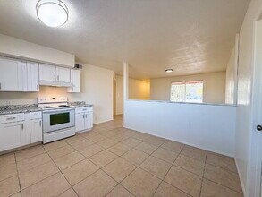 3630 E Beverly Ln in Phoenix, AZ - Building Photo - Building Photo
