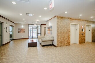 3630 N Harlem Ave, Unit 406 in Chicago, IL - Building Photo - Building Photo