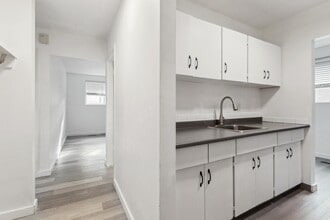 6203-6122 122 Ave NW in Edmonton, AB - Building Photo - Building Photo