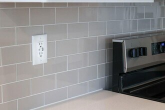 1575 Cedars Rd in Lawrenceville, GA - Foto de edificio - Building Photo