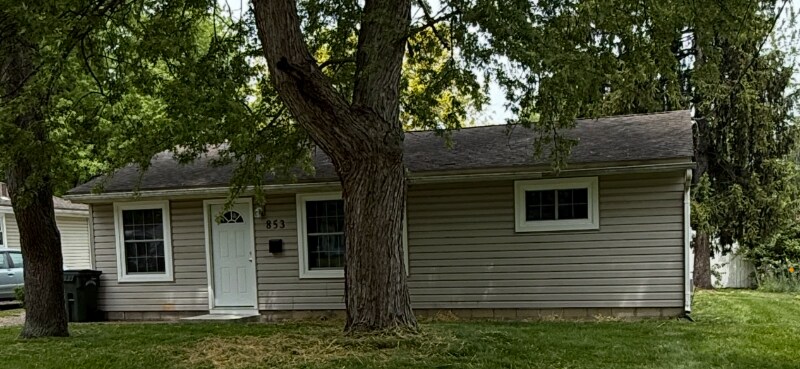 853 Oak St in Elyria, OH - Building Photo