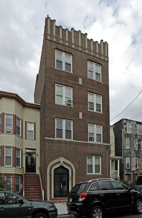 32 Magnolia Ave in Jersey City, NJ - Building Photo