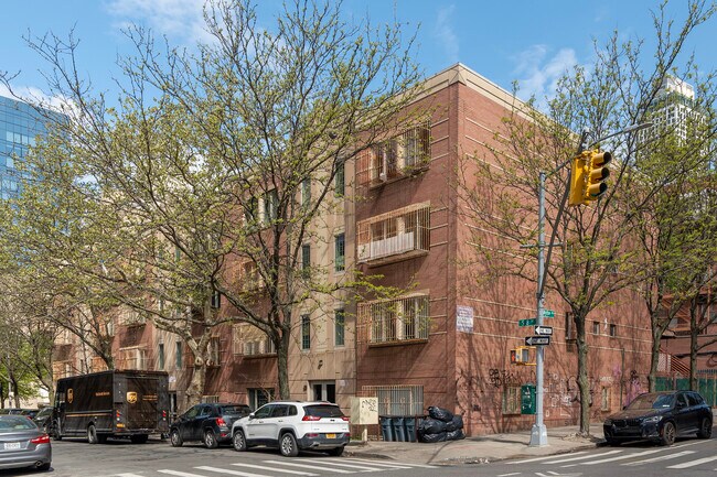 61 S 8th St in Brooklyn, NY - Building Photo - Building Photo