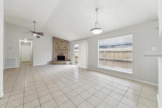 10032 Ridgecoral Dr in Houston, TX - Building Photo - Building Photo