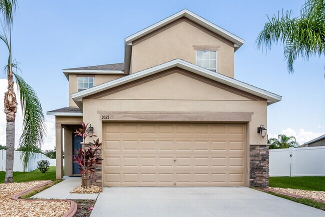 property at 1021 Seminole Sky Dr
