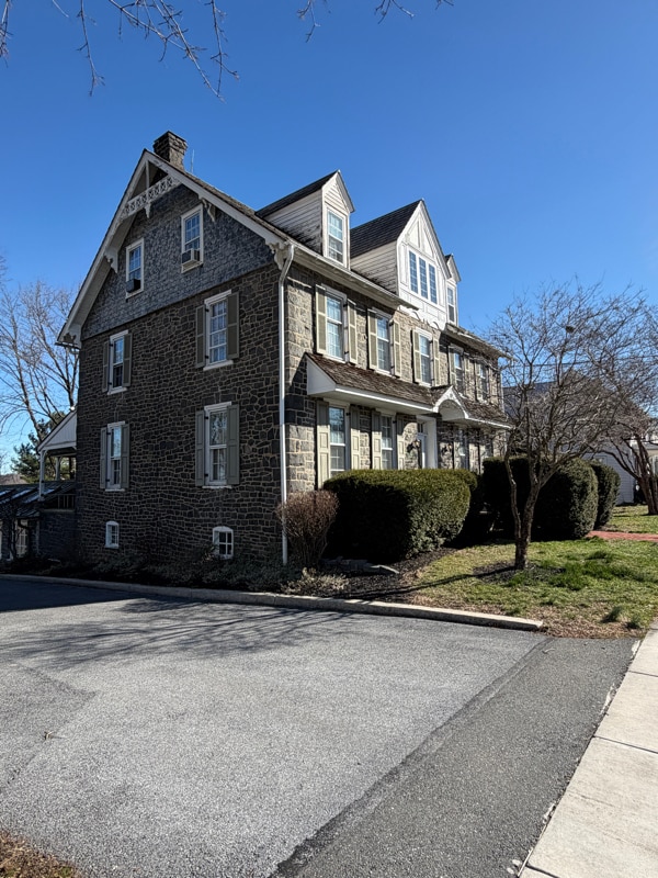 28 W Main St, Unit 3 in Elverson, PA - Building Photo - Building Photo