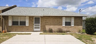 1431 Thousand Roses Dr S in Lake Wales, FL - Building Photo