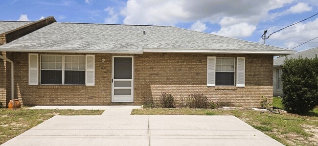 property at 1431 Thousand Roses Dr S