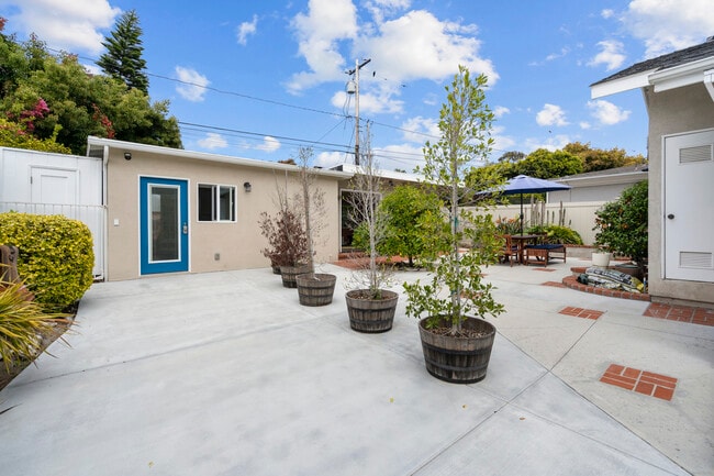 821 Calle de Arboles, Unit 827