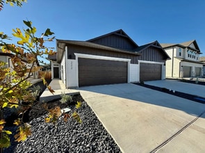 222 Nespral Dr in San Antonio, TX - Foto de edificio - Building Photo