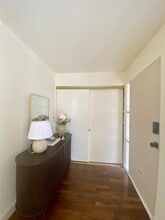 13 Stonehenge Cir, Unit 13-T in Pikesville, MD - Building Photo - Building Photo