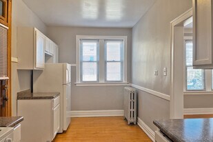 24-32 Washington Blvd. in Oak Park, IL - Building Photo