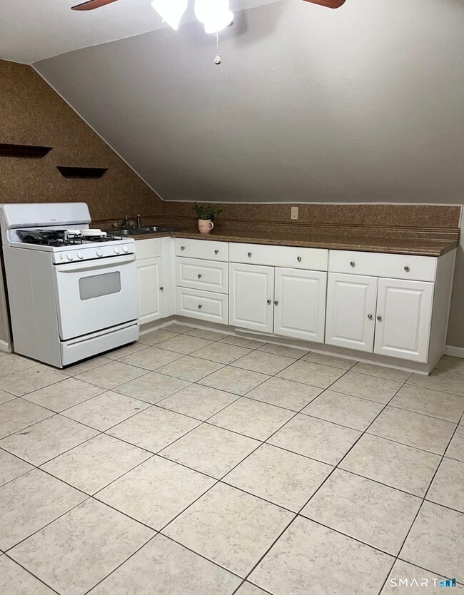 100 Upton St in New Britain, CT - Building Photo - Building Photo