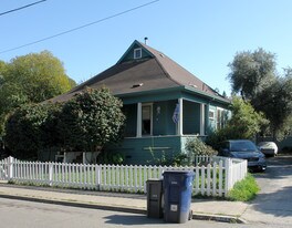 444 North St in Healdsburg, CA - Building Photo