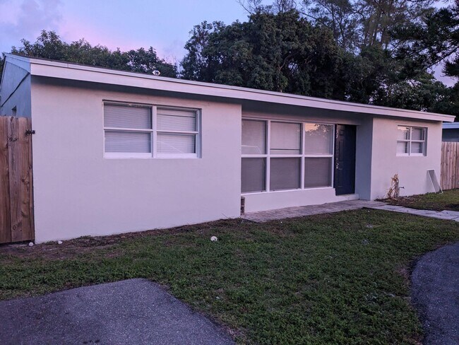 property at 33 Sioux Ln