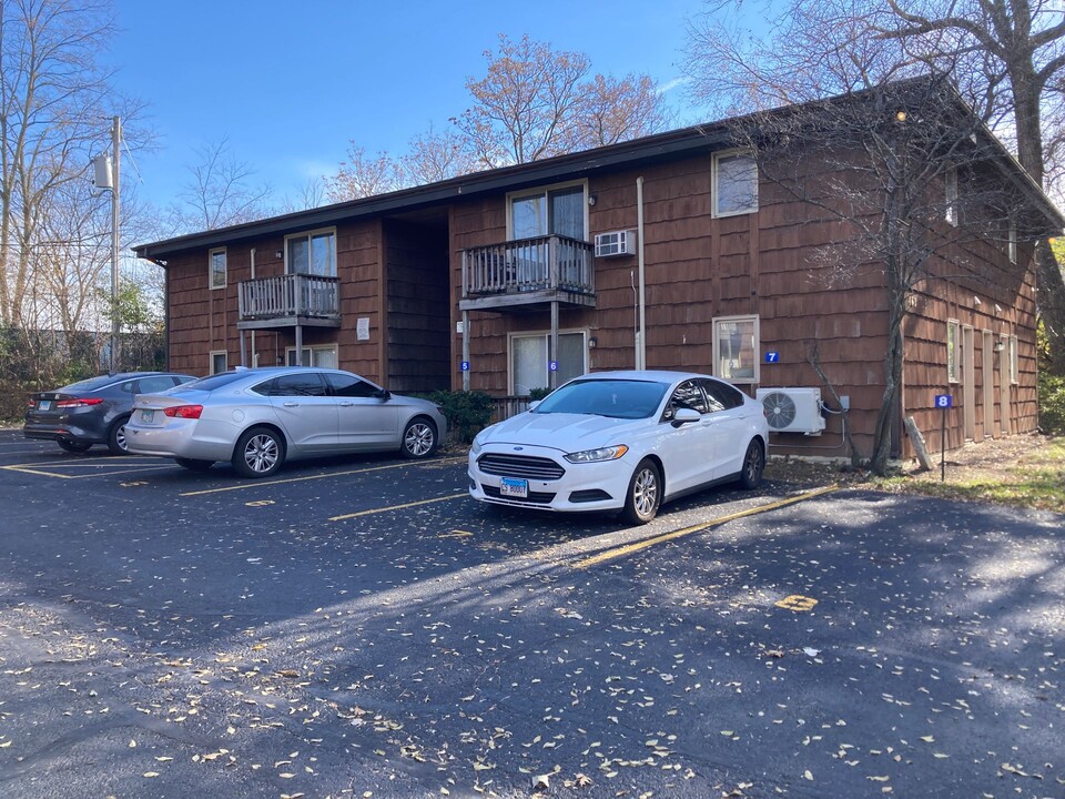 One bedroom apartment with balcony in Rockford, IL - Foto de edificio