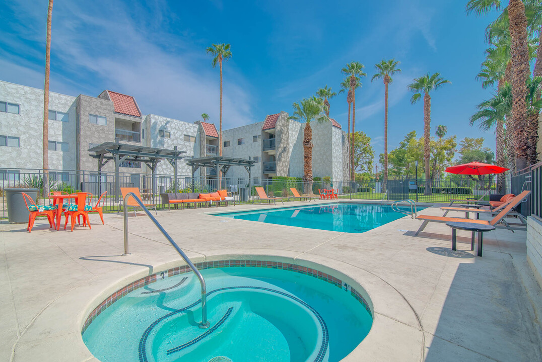 The Modern Cactus in Palm Springs, CA - Building Photo