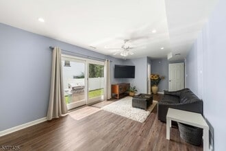 511 Gallows Hill Rd in Cranford, NJ - Building Photo - Building Photo