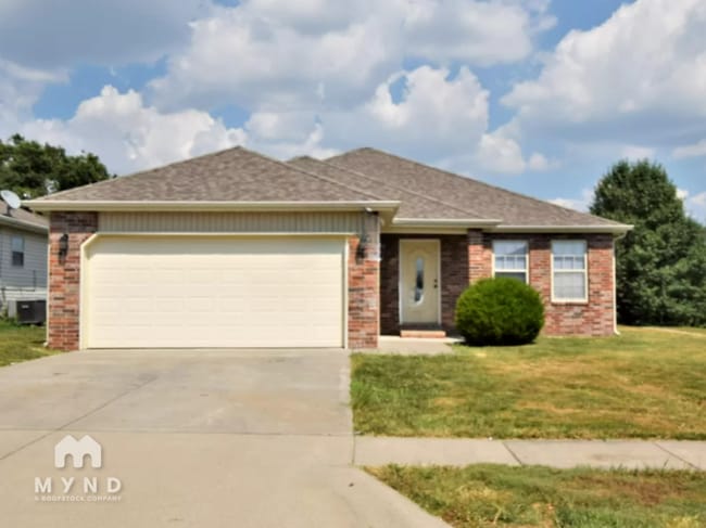 property at 664 S Mahn Ave