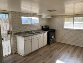 25573 Jasper Rd in Barstow, CA - Building Photo - Building Photo