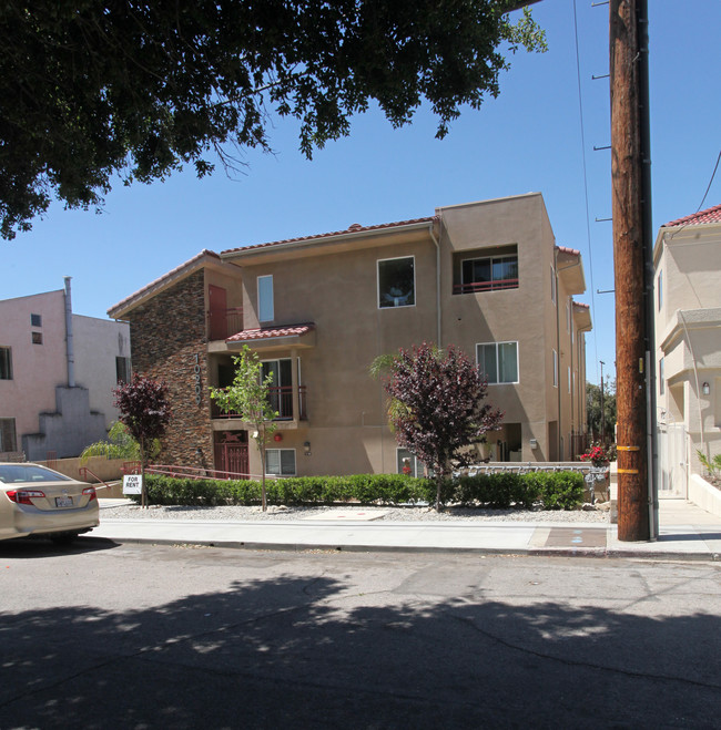 10209 Hillhaven Ave in Tujunga, CA - Foto de edificio - Building Photo