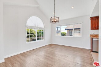 119 E Beach Ave in Inglewood, CA - Building Photo - Building Photo