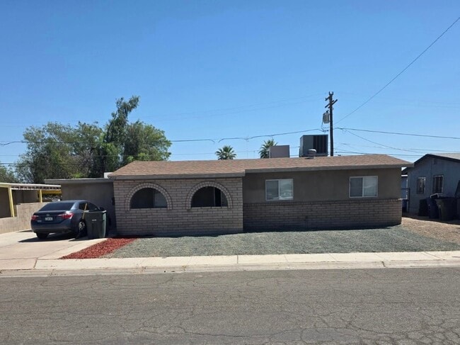 property at 2533 S Olivia Ave