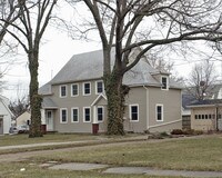 Building Photo - 411-413 Augusta Ave Apartments in Lorain, Ohio