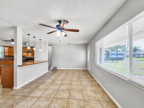 5773 56th Terrace N in St. Petersburg, FL - Building Photo - Building Photo