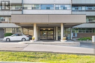 215 Glenridge Ave in St Catharines, ON - Building Photo - Building Photo