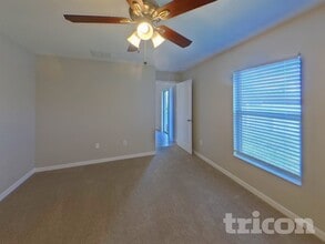 12742 Lemon Pepper Dr in Riverview, FL - Foto de edificio - Building Photo