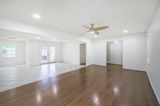 10915 Cedarhurst Dr in Houston, TX - Building Photo - Building Photo