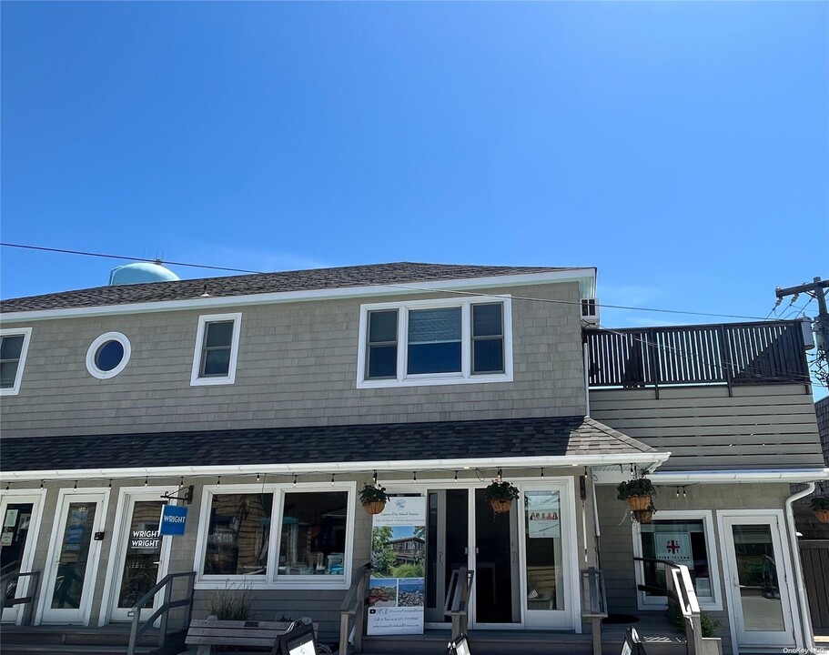 786 Evergreen Walk in Ocean Beach, NY - Building Photo