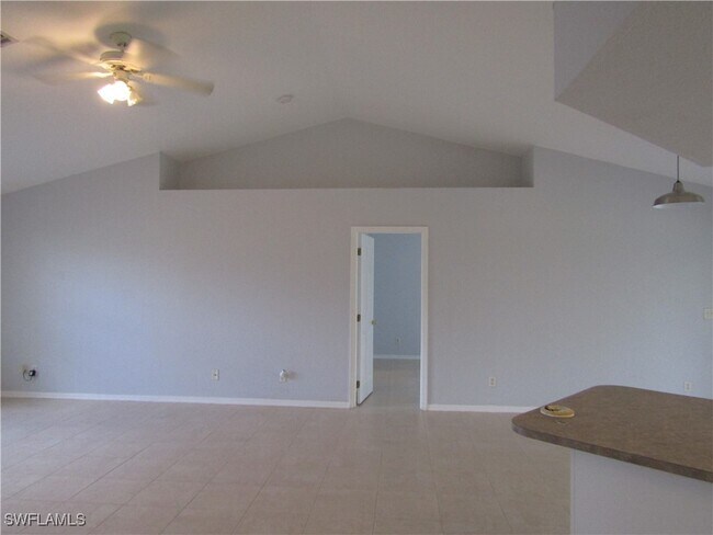 1529 SW 15th Pl in Cape Coral, FL - Building Photo - Building Photo