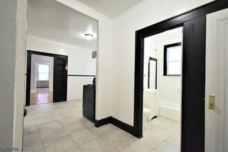 352 Wainwright St in Newark, NJ - Building Photo - Building Photo