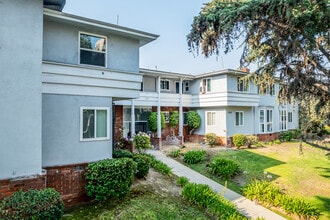 Los Feliz Arms in Los Angeles, CA - Foto de edificio - Building Photo