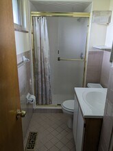 18 Friese Dr, Unit Upper Level in Olivette, MO - Building Photo - Building Photo