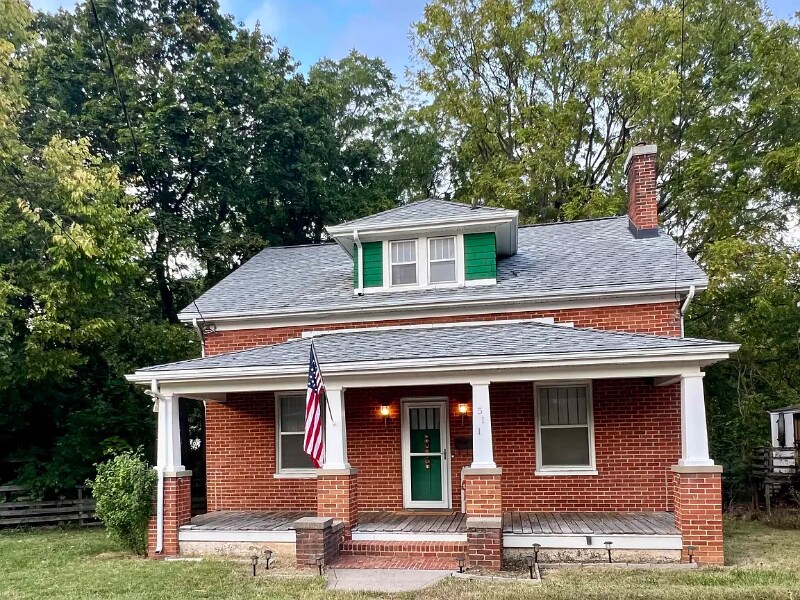 511 Bowling St in Staunton, VA - Building Photo