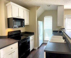 12010 Grey Fawn Path in Austin, TX - Building Photo - Building Photo