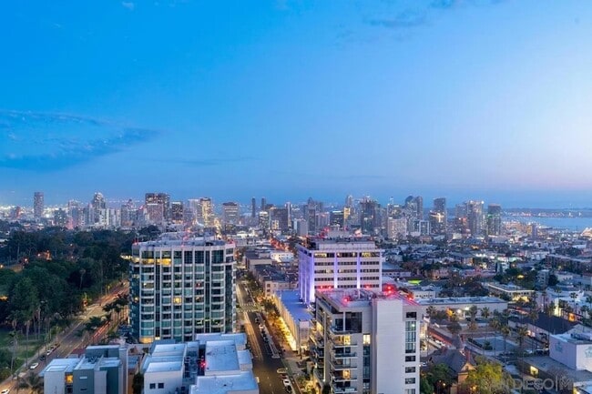 525 Olive St, Unit 1912 in San Diego, CA - Building Photo - Building Photo