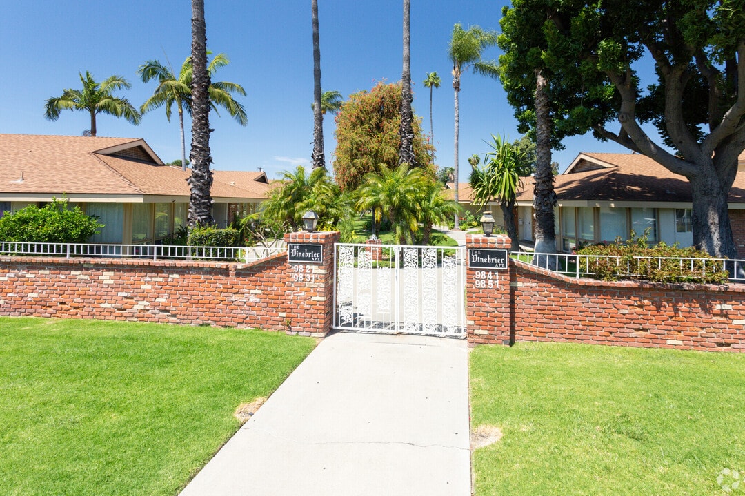 Garden Villas in Garden Grove, CA - Foto de edificio