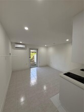 6820 SW 5th St-Unit -1 in Miami, FL - Building Photo - Building Photo