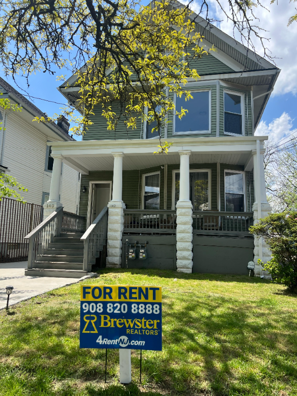 142 Dehart Pl